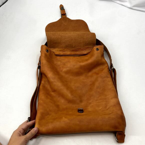 Brown leather backpack - Picture 3 of 7